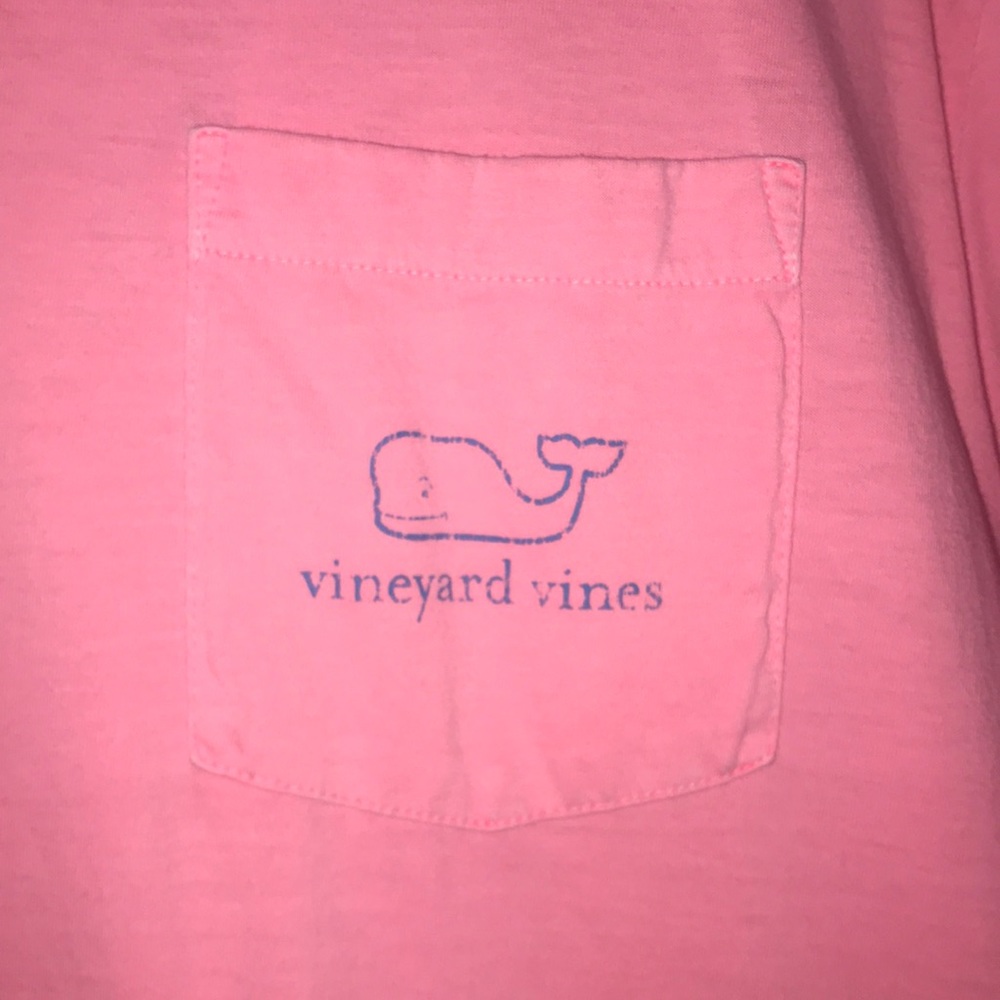 Vineyard vines! T shirt